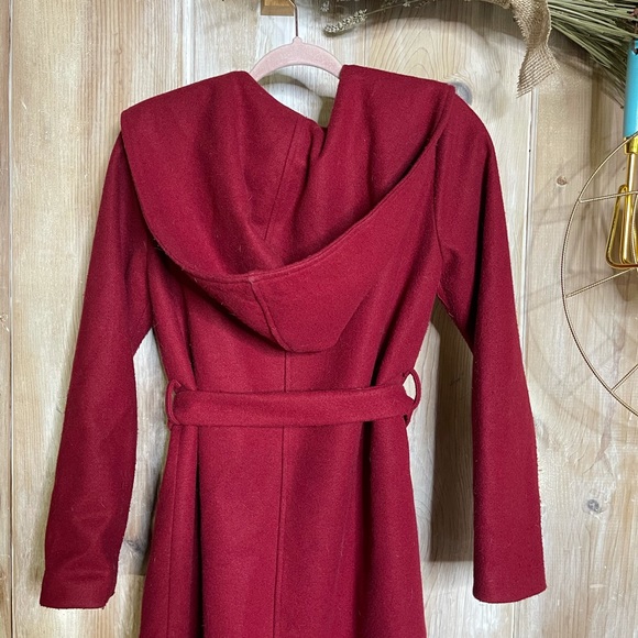 LITTLE RED RIDING HOOD COAT - Picture 5 of 6